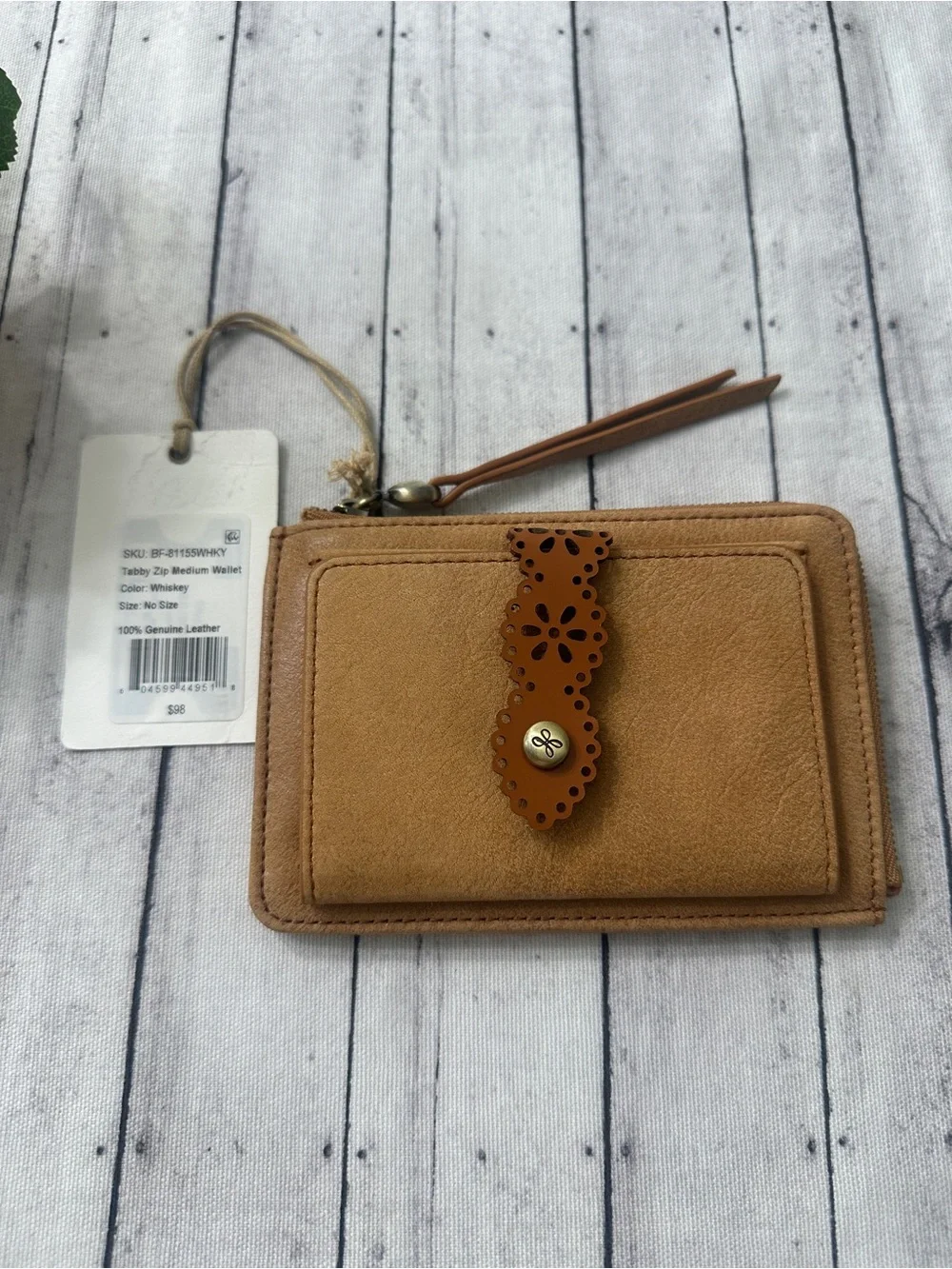 NWT HOBO Tabby Zip Medium Wallet